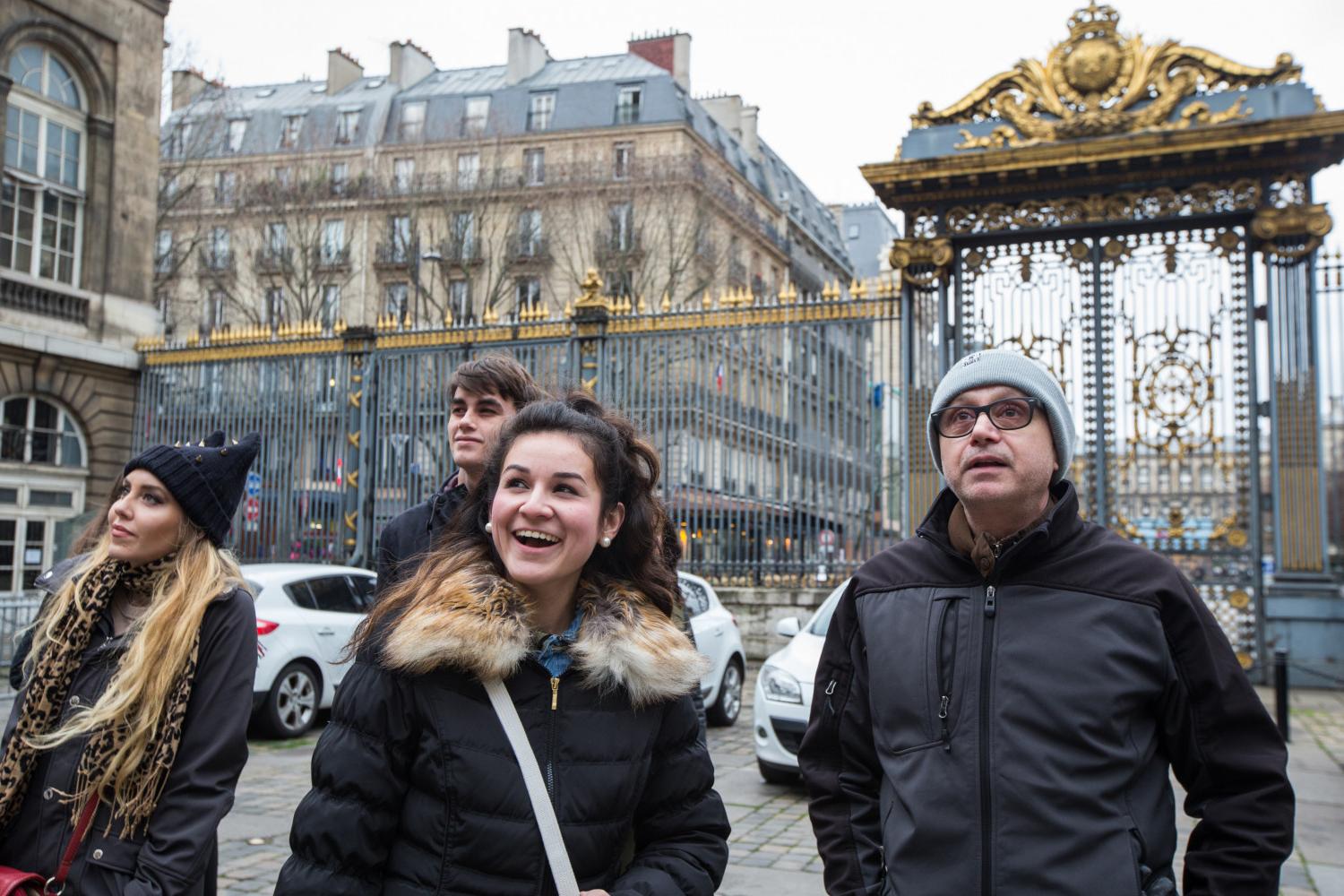 <a href='http://m24.sdtlslvyou.com'>全球十大赌钱排行app</a>学院法语教授Pascal Rollet带领学生们到巴黎游学.